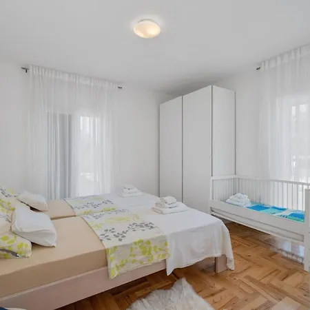 Apartment Salvia Adriatica Grebastica